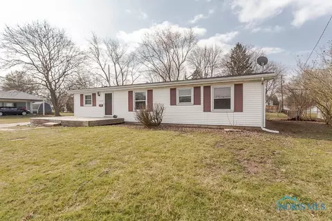 1228 Whiteside Dr, Perrysburg, OH 43551