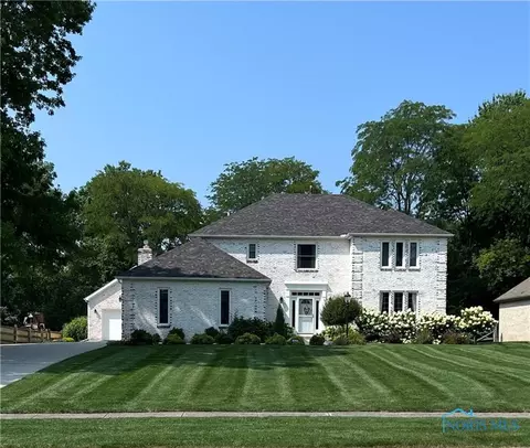 1604 Woodstream Rd, Perrysburg, OH 43551