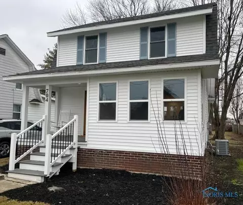 704 N Main St, Walbridge, OH 43465