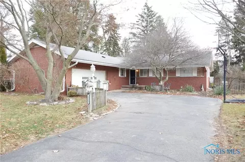 2944 Emmick Dr, Toledo, OH 43606