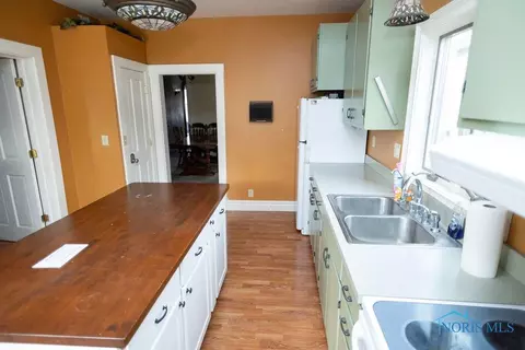 127 E South St, Mccomb, OH 45858 photo 8