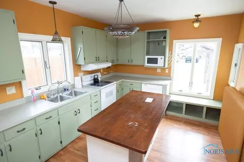 127 E South St, Mccomb, OH 45858 photo 4