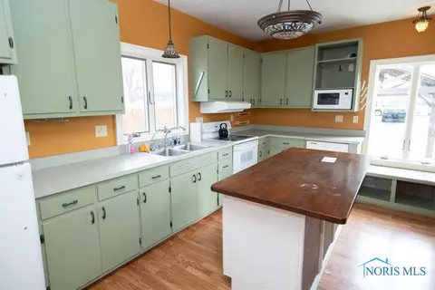 127 E South St, Mccomb, OH 45858 photo 5