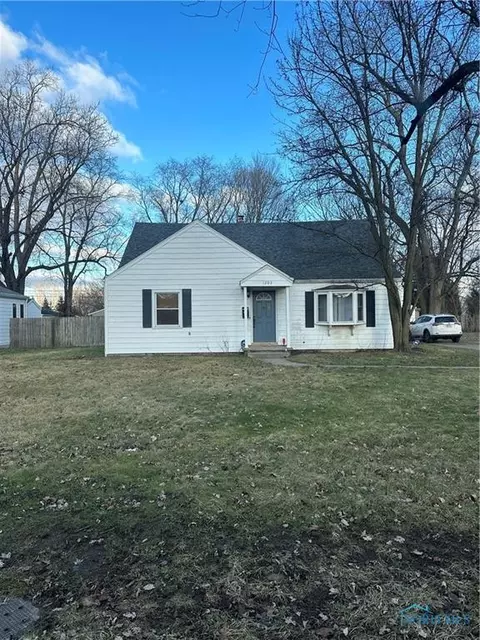 1203 Eastgate Rd, Toledo, OH 43615