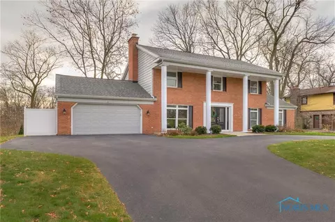 3001 Plumbrook Rd, Maumee, OH 43537