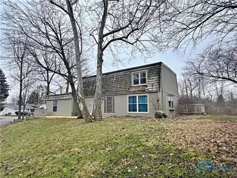 801 Shore Dr, Fostoria, OH 44830