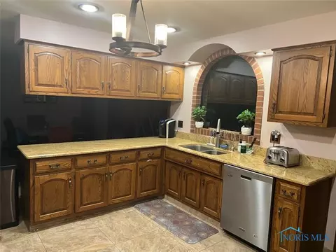 130 Pine Ln, Bryan, OH 43506 photo 9