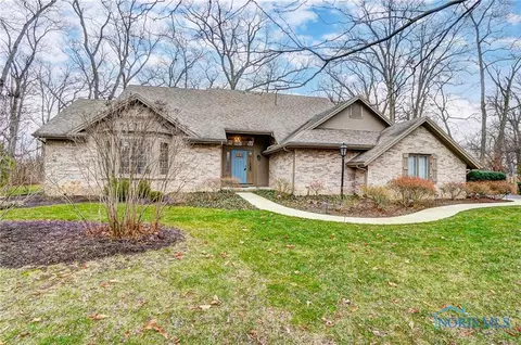 26040 Willowbend Rd, Perrysburg, OH 43551