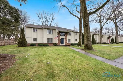 2720 Westcastle Dr #2720-1, Toledo, OH 43615