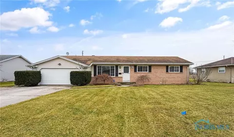 416 Park Ln, Walbridge, OH 43465