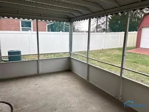5936 E Heights Dr, Toledo, OH 43613 photo 5