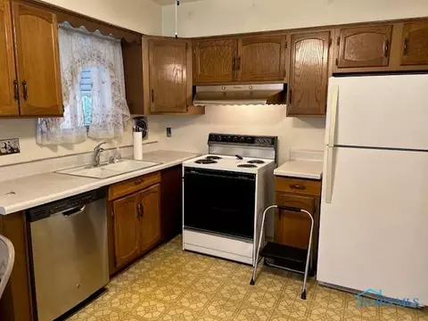 5936 E Heights Dr, Toledo, OH 43613 photo 4