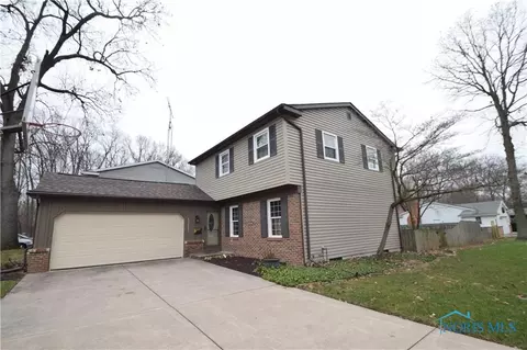 5267 Bonwood Dr, Toledo, OH 43623