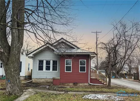 712 S Union St, Fostoria, OH 44830