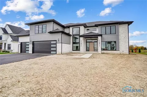 107 Old Dover Rd, Perrysburg, OH 43551
