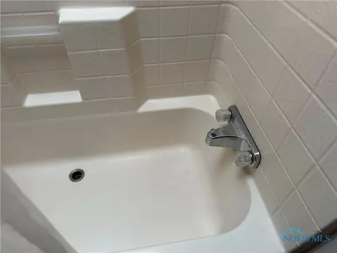203 E Daggett St, Antwerp, OH 45813 photo 8