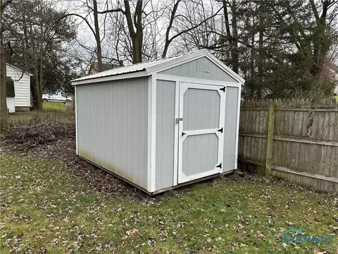 203 E Daggett St, Antwerp, OH 45813 photo 4