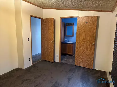 203 E Daggett St, Antwerp, OH 45813 photo 6