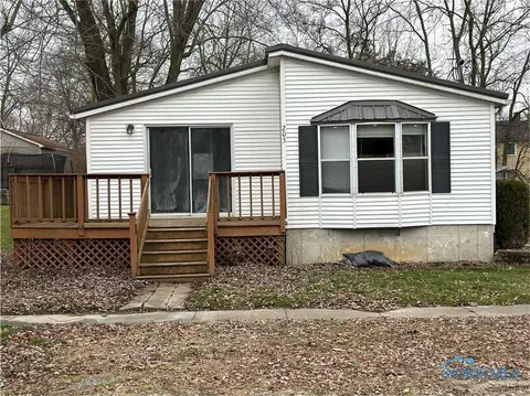 203 E Daggett St, Antwerp, OH 45813 photo 2