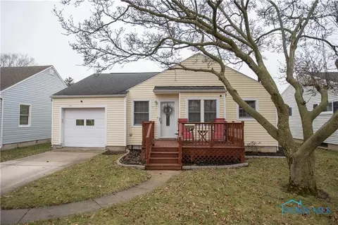 813 Cherry St, Genoa, OH 43430