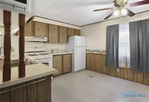 30630 Drouillard Rd, Walbridge, OH 43465 photo 12