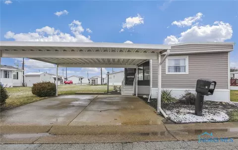 30630 Drouillard Rd, Walbridge, OH 43465 photo 2