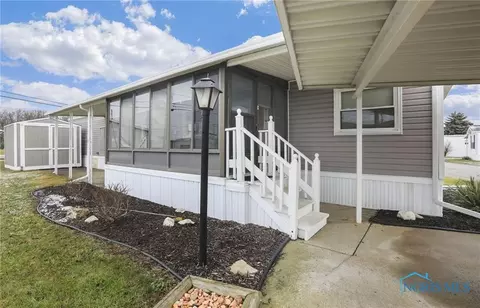 30630 Drouillard Rd, Walbridge, OH 43465
