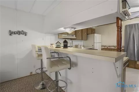 30630 Drouillard Rd, Walbridge, OH 43465 photo 10