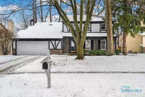 2365 Cheshire Woods Rd, Toledo, OH 43617