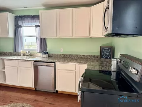 110 Jackson St, Delta, OH 43515 photo 5