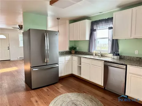 110 Jackson St, Delta, OH 43515 photo 3