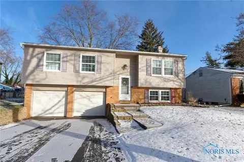 2467 Bedford Ln, Northwood, OH 43619