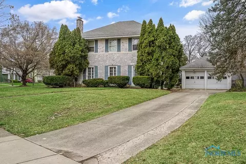 3450 Kirkwall Rd, Ottawa Hills, OH 43606