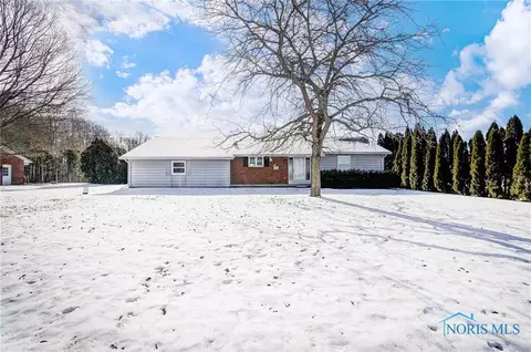 19267 Brillhart Rd, Bowling Green, OH 43402