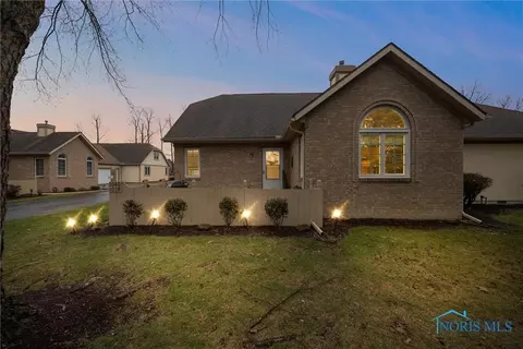 1040 Turnbury Ln, Perrysburg, OH 43551