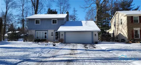 6953 S Fredericksburg Dr, Sylvania, OH 43560