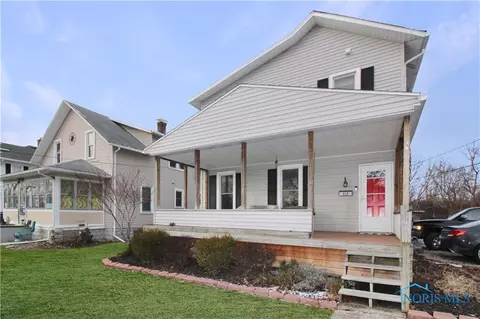 413 E 4th St, Port Clinton, OH 43452