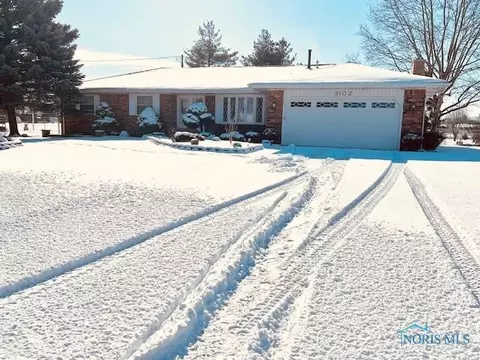 3102 Dogwood Dr, Oregon, OH 43616