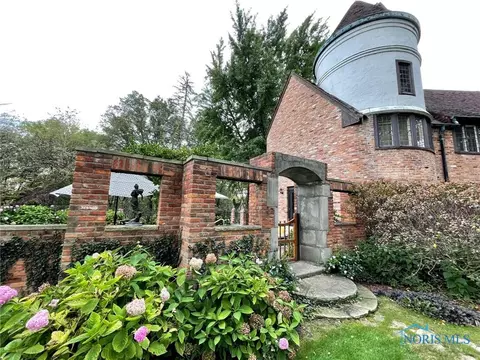 26281 W River Rd, Perrysburg, OH 43551