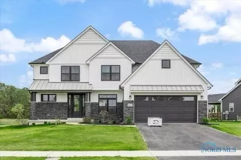6012 Walnut Springs Blvd, Sylvania, OH 43560