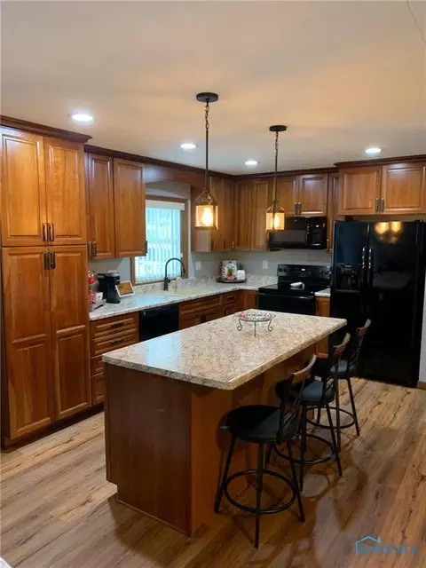305 N Summit St, Edon, OH 43518 photo 9