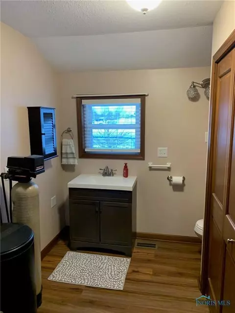 305 N Summit St, Edon, OH 43518 photo 18