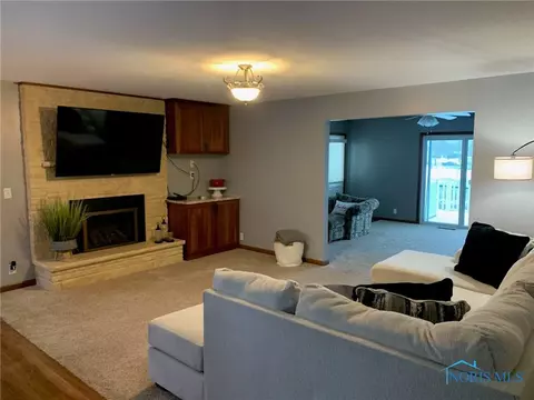 305 N Summit St, Edon, OH 43518 photo 3