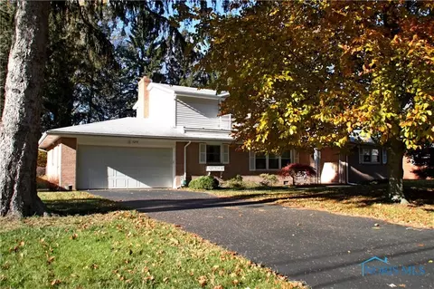 1210 Lyn Rd, Bowling Green, OH 43402