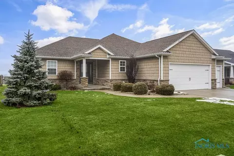 5720 Eagles Landing Dr, Oregon, OH 43616