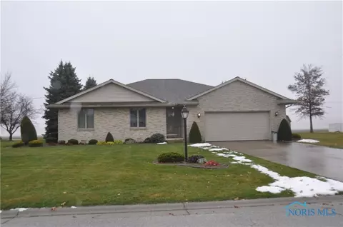 161 Wisteria Dr, Fremont, OH 43420