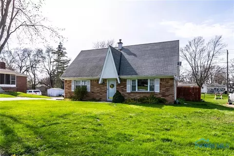 1572 S Clinton St, Defiance, OH 43512