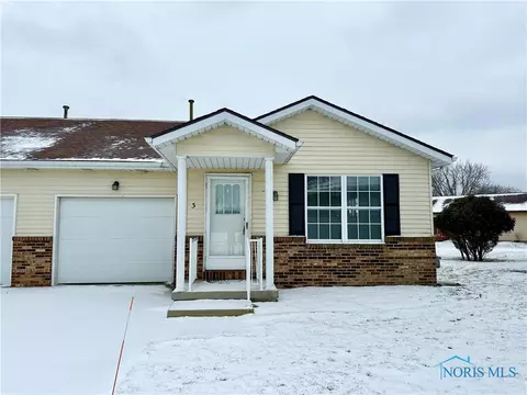 3 Mackenzie Ct, Bowling Green, OH 43402