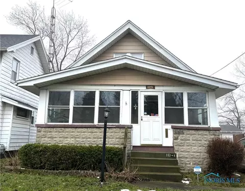 1041 Hawk St, Toledo, OH 43612