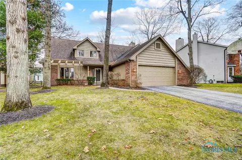 2404 Willesden Green Rd, Toledo, OH 43617